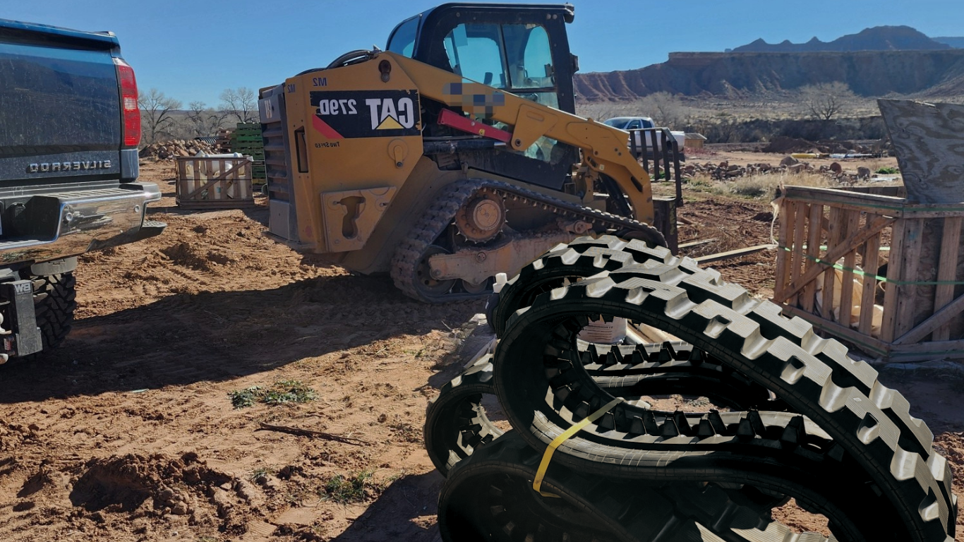 Bear Tracks rubber track delivery in Southern Utah